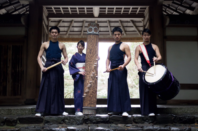 【名勝庭園のライトアップ】夜間の特別公開と毎日邦楽の演奏